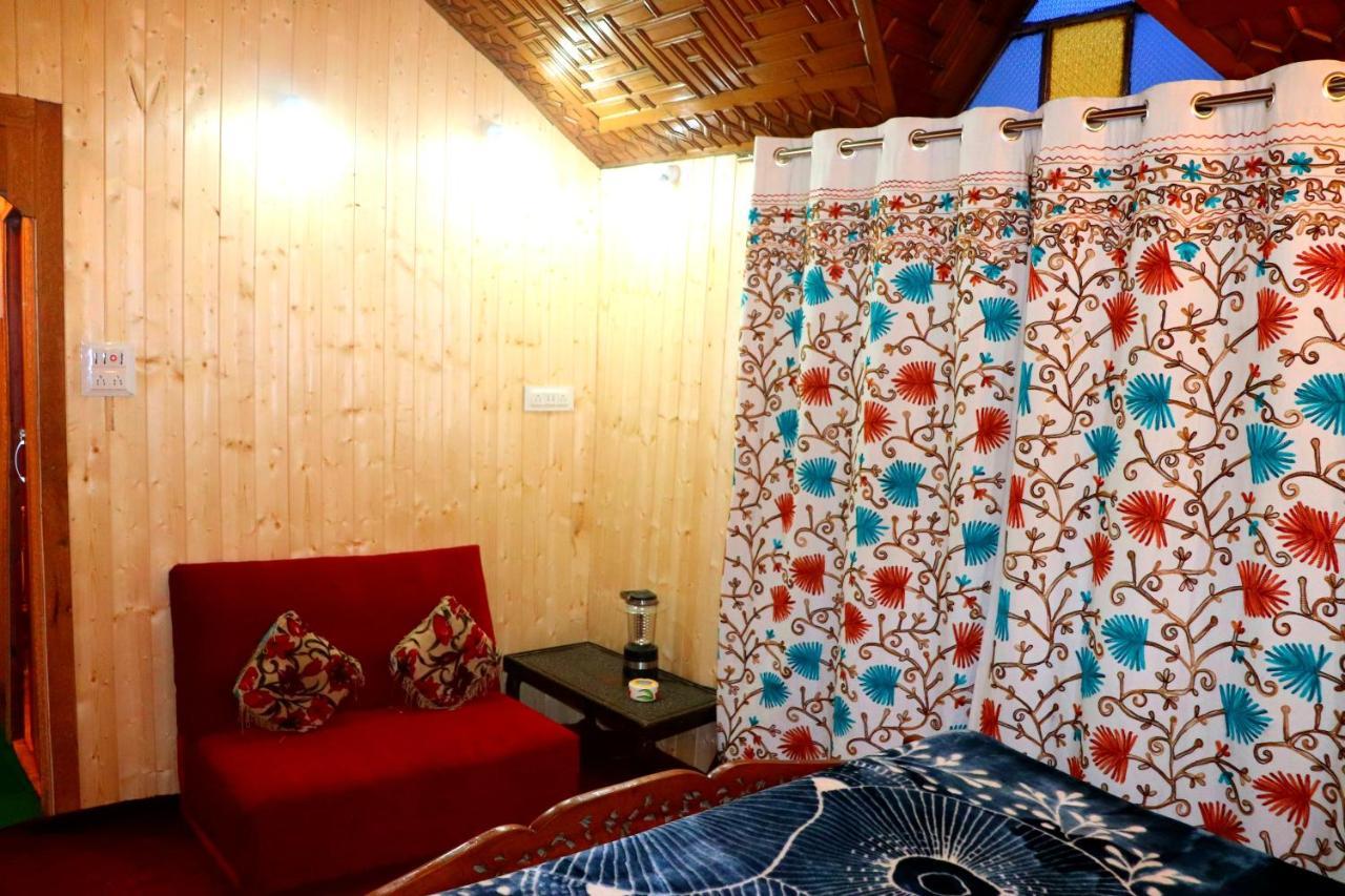 House Boat New Pala Palace Srinagar  Exterior photo