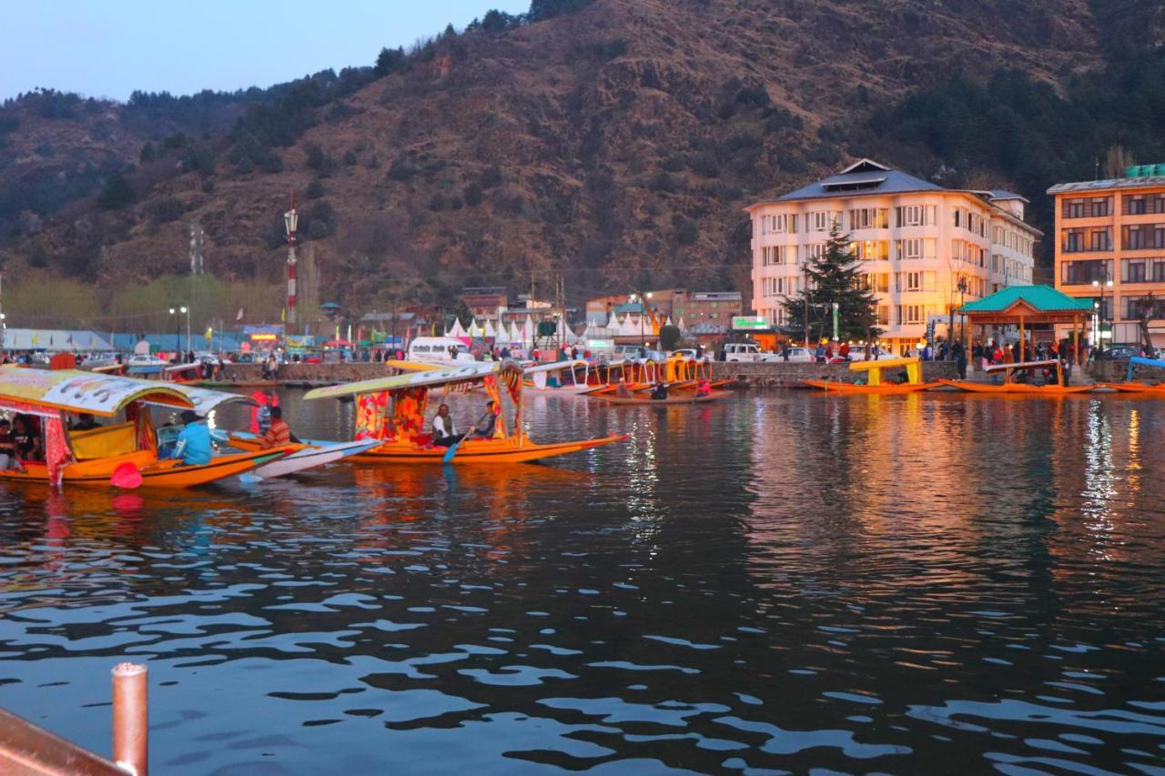 House Boat New Pala Palace Srinagar  Exterior photo