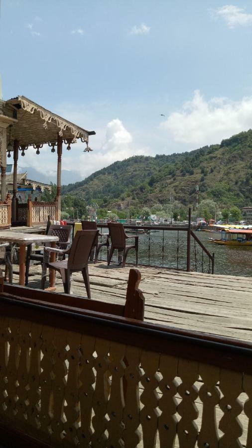 House Boat New Pala Palace Srinagar  Exterior photo